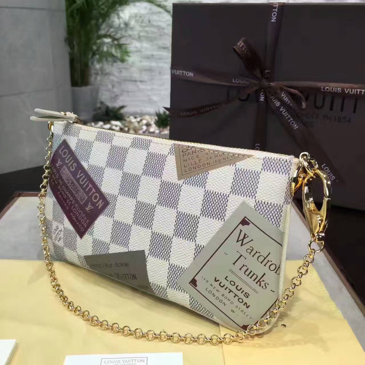 tui-xach-Louis-Vuitton-Damier-pochette-milla-N63078-txlv029(1)