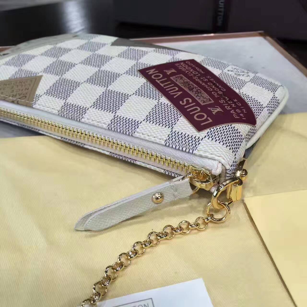 tui-xach-Louis-Vuitton-Damier-pochette-milla-N63078-txlv029(4)