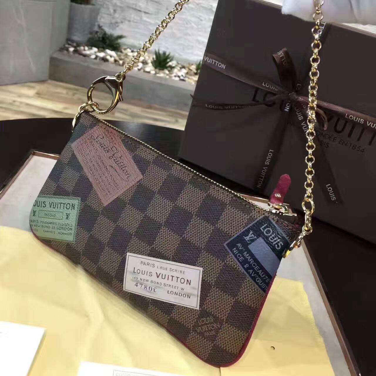 tui-xach-Louis-Vuitton-Damier-pochette-milla-N63078-txlv029(7)