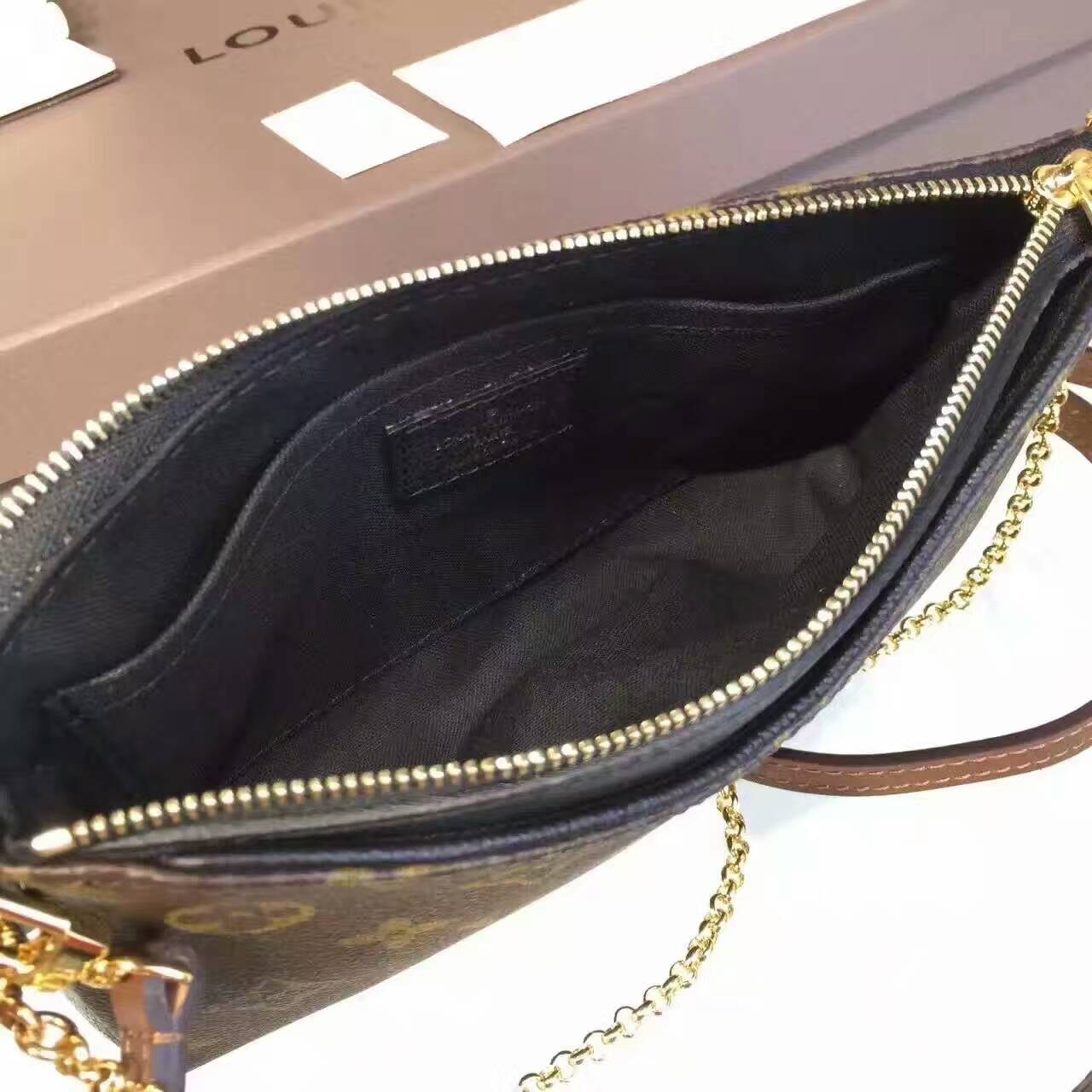 tui-xach-Louis-Vuitton-Monogram-Canvas-Palls-Cluth-M41639-txlv061(3)