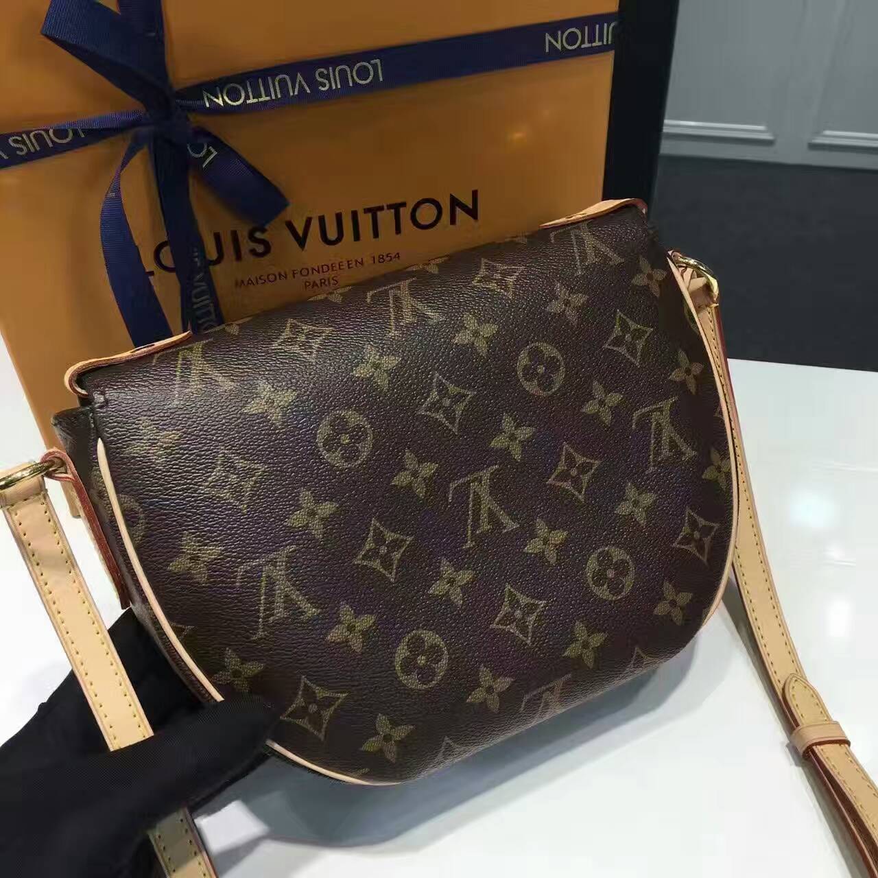 tui-xach-Louis-Vuitton-Monogram-Canvas-saint-cloud-M41481-txlv070(1)