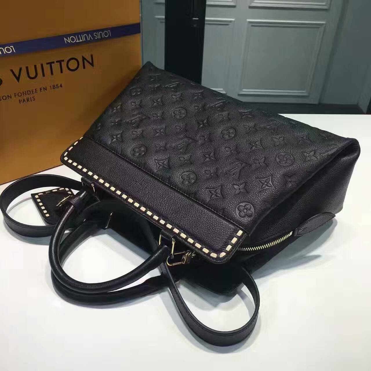 tui-xach-Louis-Vuitton-Monogram-empreinte-vosges-mm-M41492-txlv073(1)