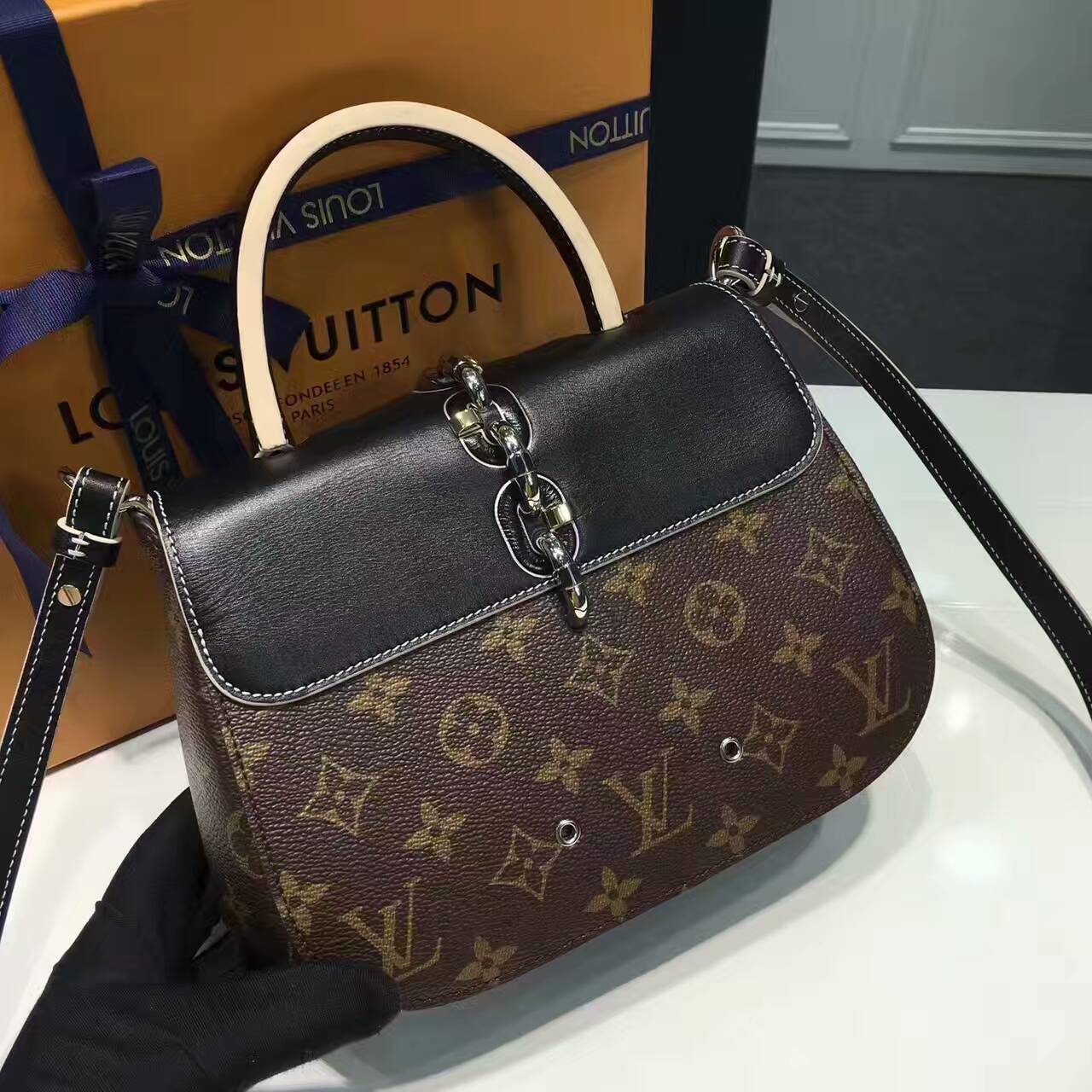 tui-xach-Louis Vuitton-Monogram-Canvas-chain-it-bag-pm-M44115-txlv075(2)