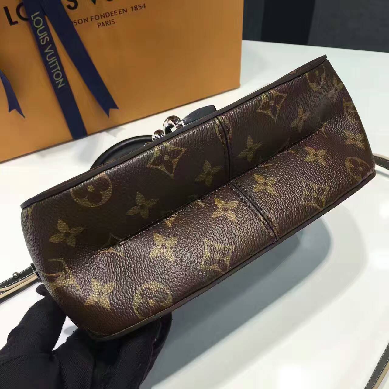 tui-xach-Louis Vuitton-Monogram-Canvas-chain-it-bag-pm-M44115-txlv075(4)