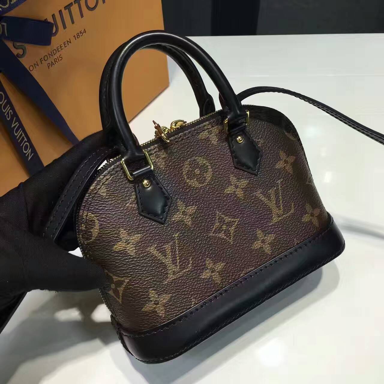 tui-xach-Louis-vuitton-monogram-canvas-alma-bb-M61708-txlv077(1)