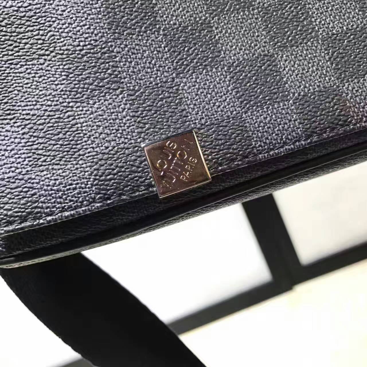 tui-xach-Louis-vuitton-damier-graphite-district-Pm-N41030-txlv114(1)