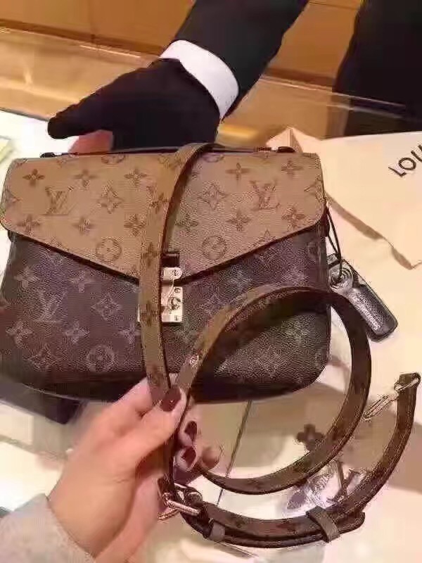 túi-xách-Louis-vuitton-monogram-canvas-pochette-metis-M41465-txlv132(1)