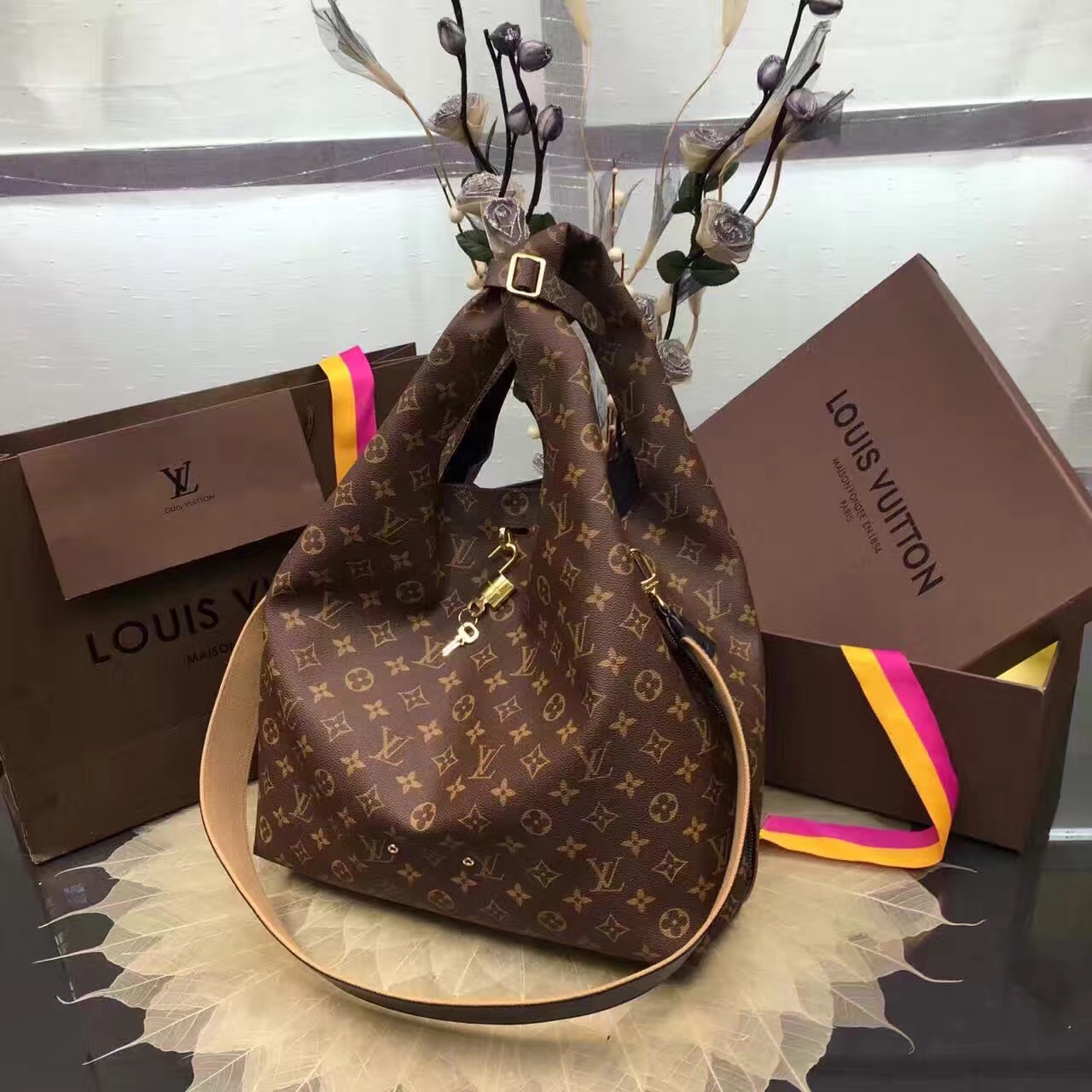 tui-xach-Louis-vuitton-monogram-canvas-Atlantis-bag-M43096-txlv184(1)