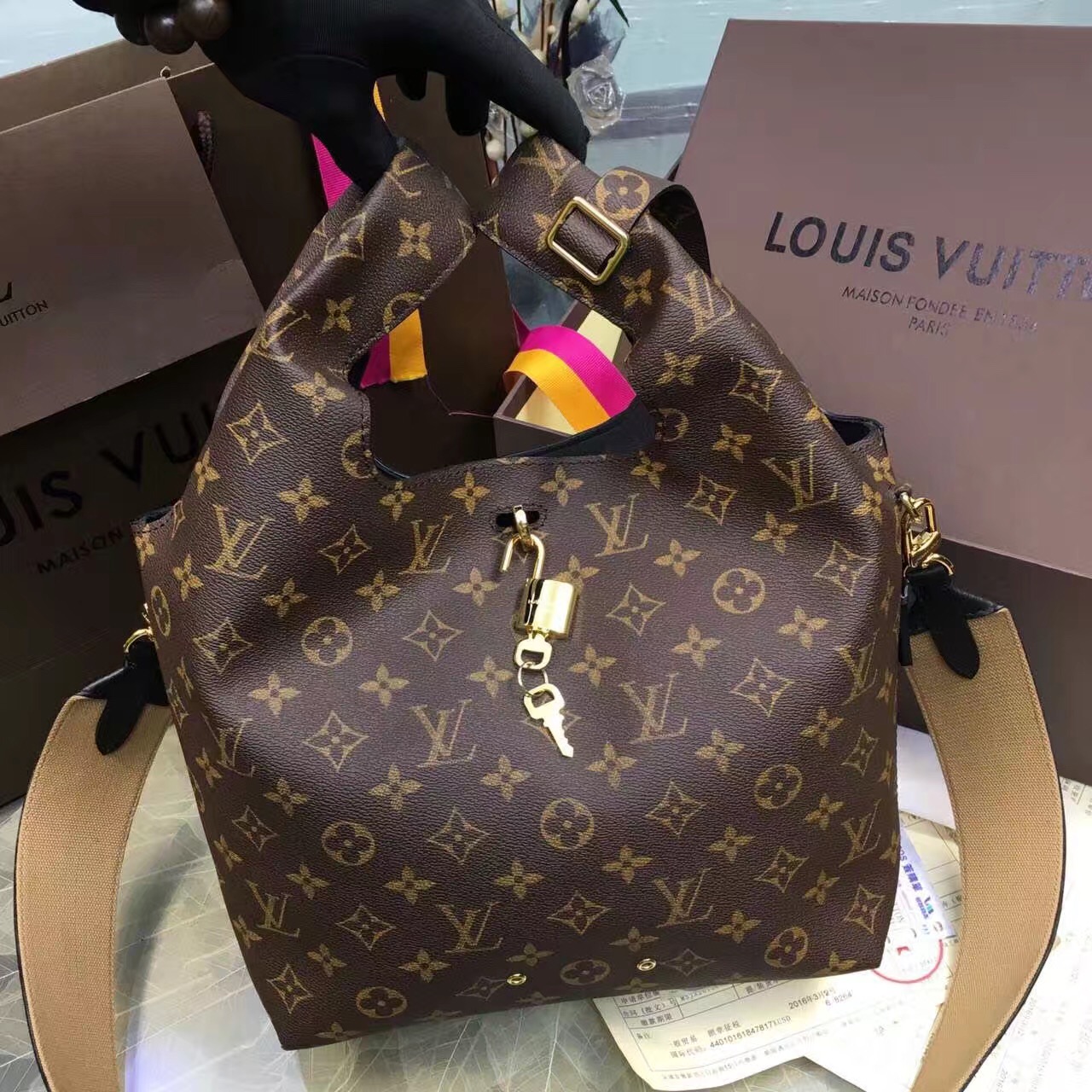 tui-xach-Louis-vuitton-monogram-canvas-Atlantis-bag-M43096-txlv184(2)