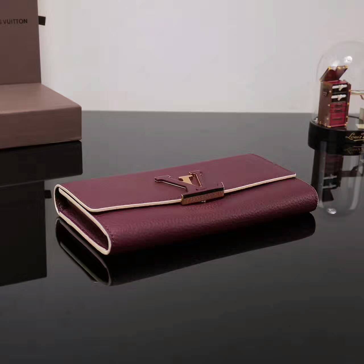 tui-xach-Louis-vuitton-Taurillon-leather-capucine-wallet-M62368-txlv031(7)