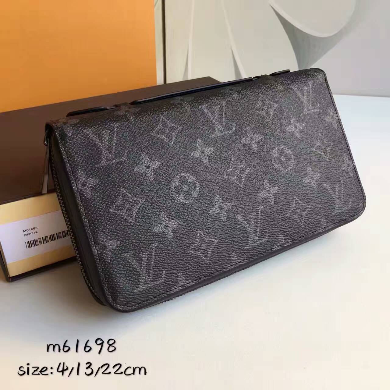 tui-xach-Louis-vuitton-monogram-eclipse-zippy-xl-wallet-M61698-txlv102