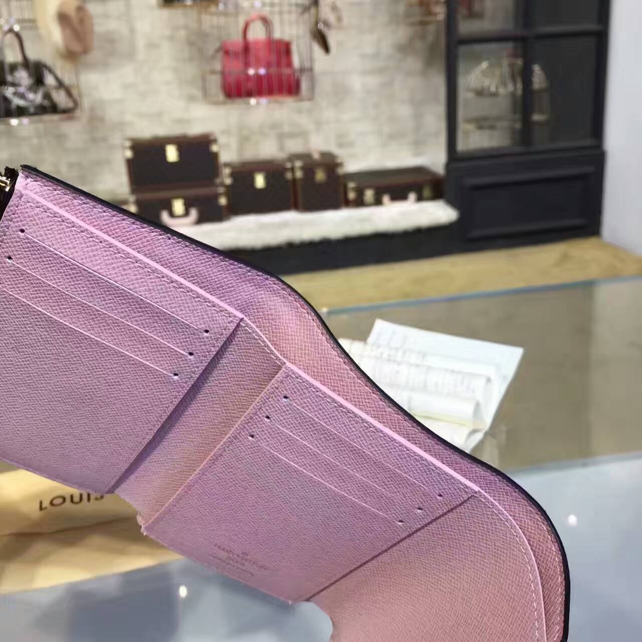 tui-xach-Louis-vuitton-monogram-victorine-wallet-M62360-txlv110(4)