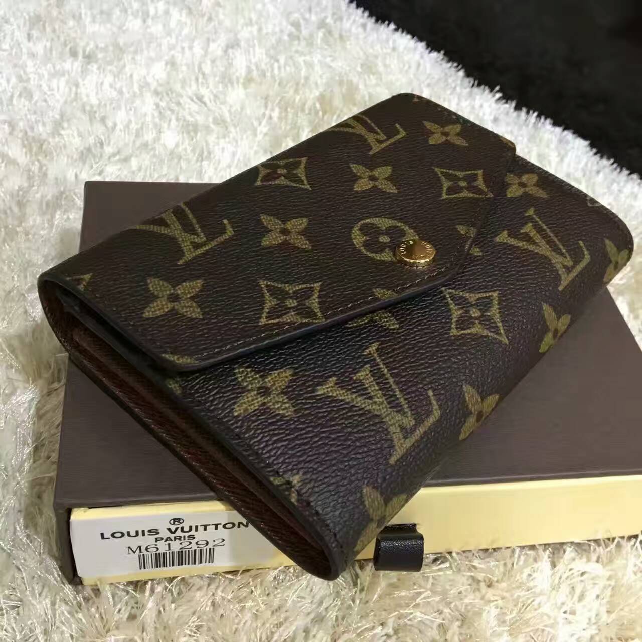 tui-xach-Louis-vuitton-monogram-sarah-compact-wallet-M61292-txlv125(2)