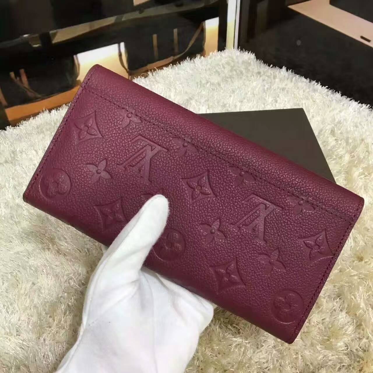 tui-xach-Louis-vuitton-monogram-empreinte-sarah-wallet-M62213-txlv130(1)