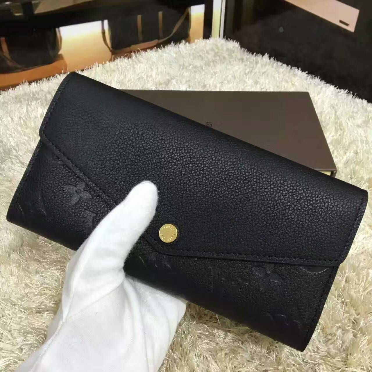 tui-xach-Louis-vuitton-monogram-empreinte-sarah-wallet-M62213-txlv130(5)