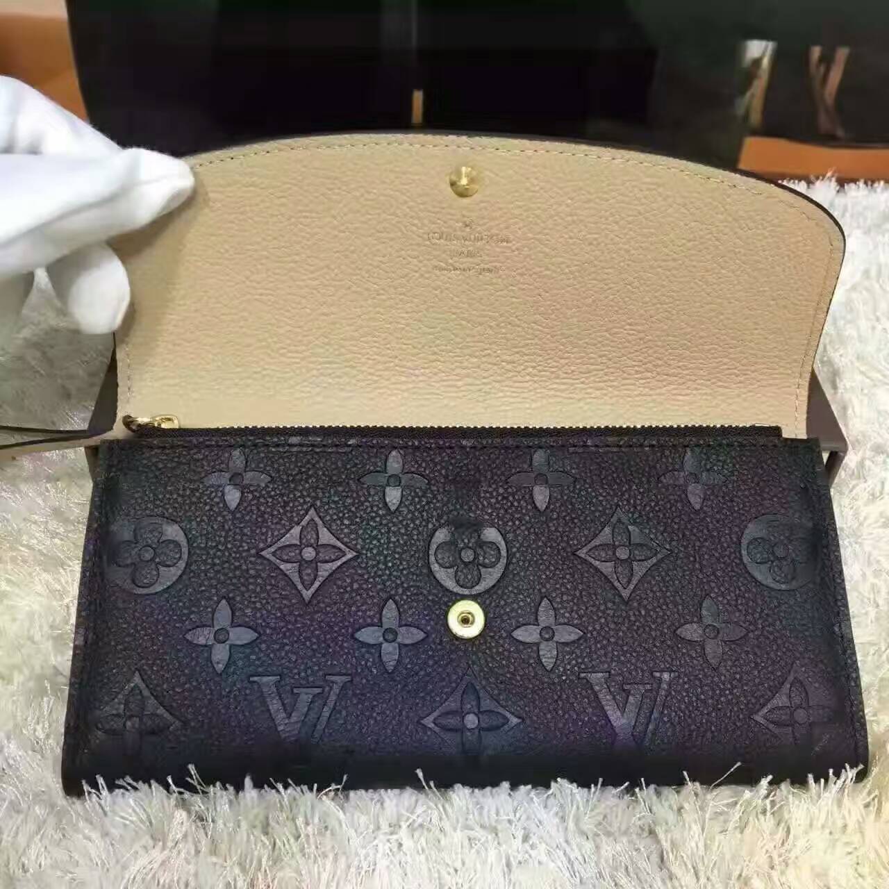 tui-xach-Louis-vuitton-monogram-empreinte-emilie-wallet-M62369-txlv131(4)