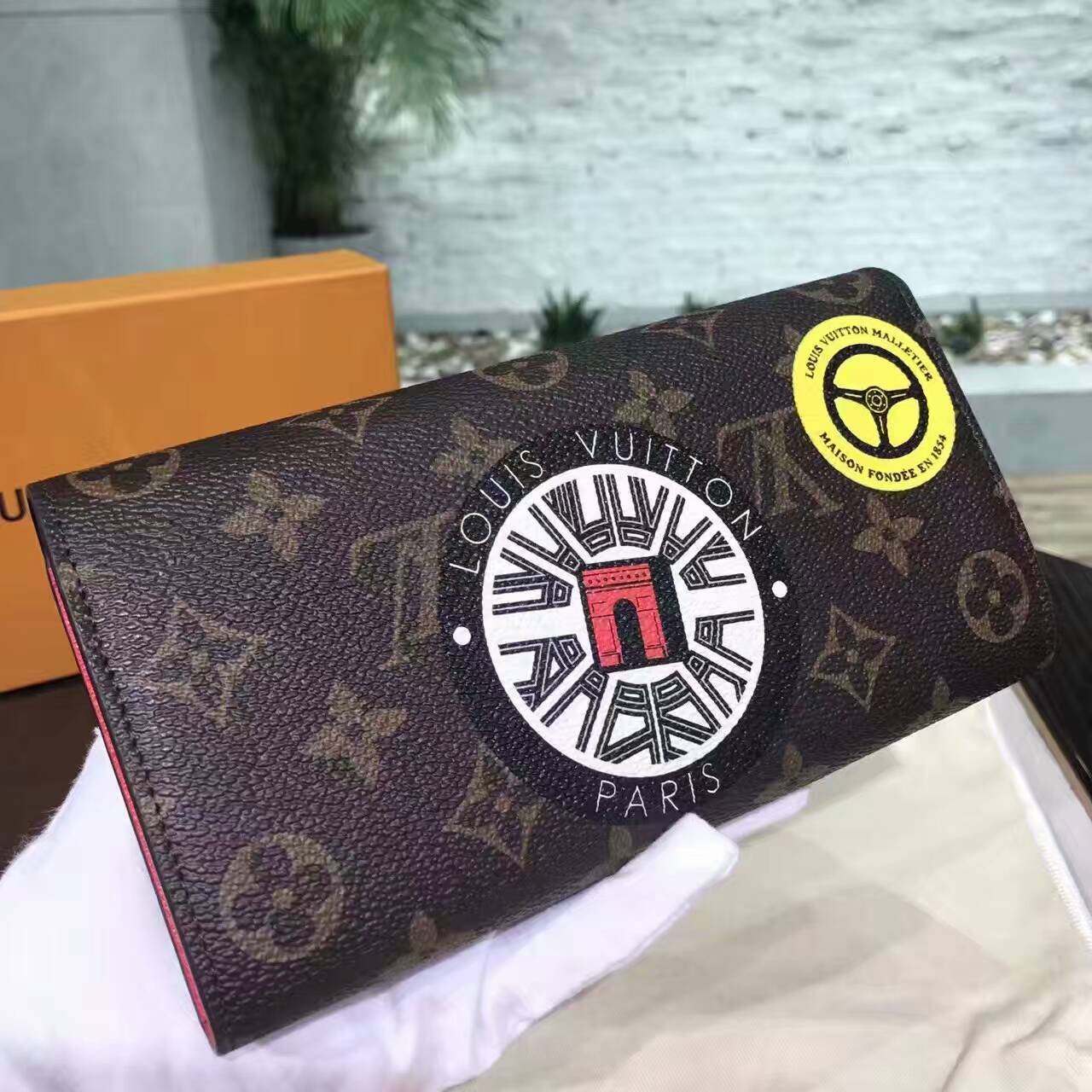 tui-xach-Louis-Vuitton-Monogram-Canvas-sarah-wallet-M62147-txlv041(1)