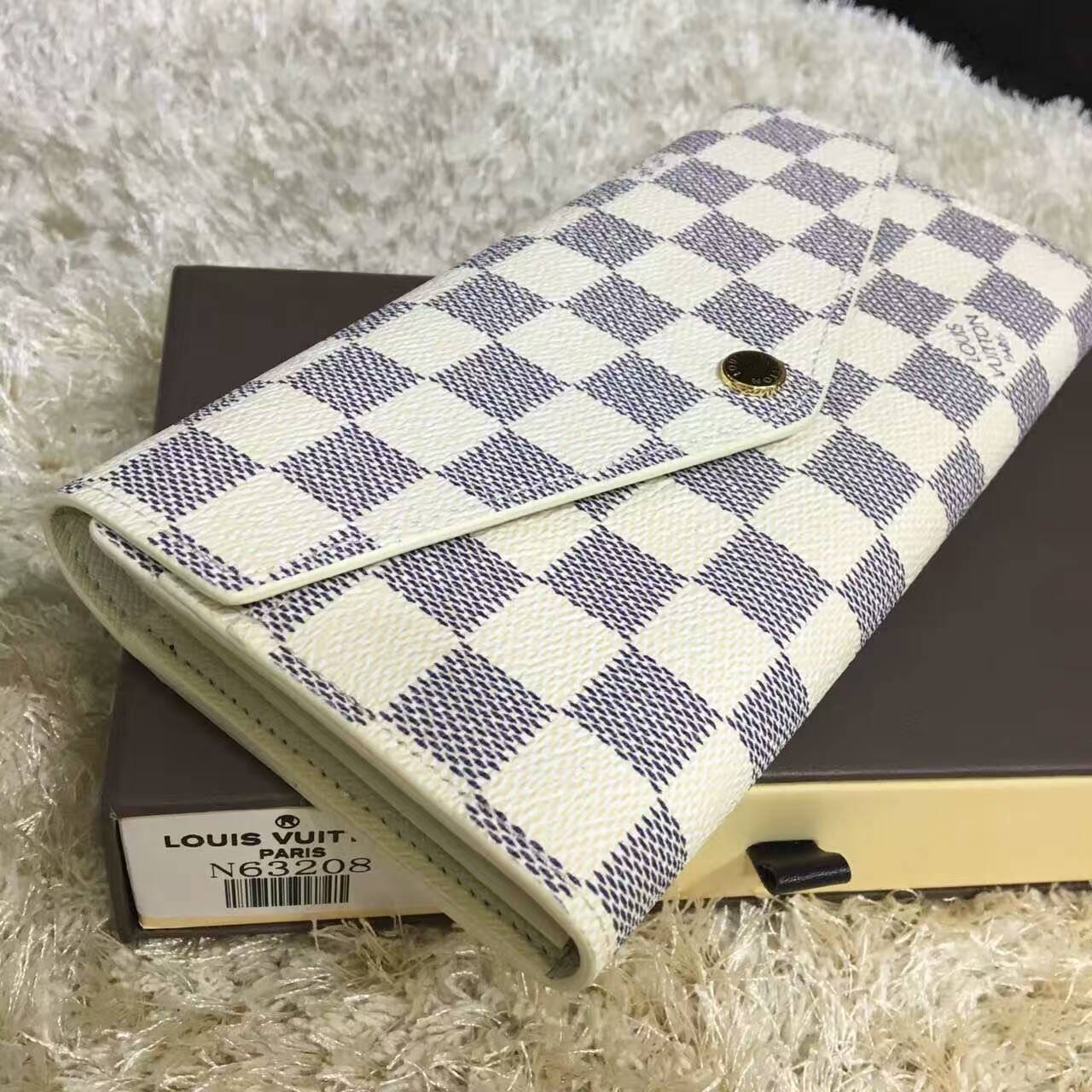 tui-xach-Louis-vuitton-damier-azur-sarah-wallet-N63208-txlv127(2)