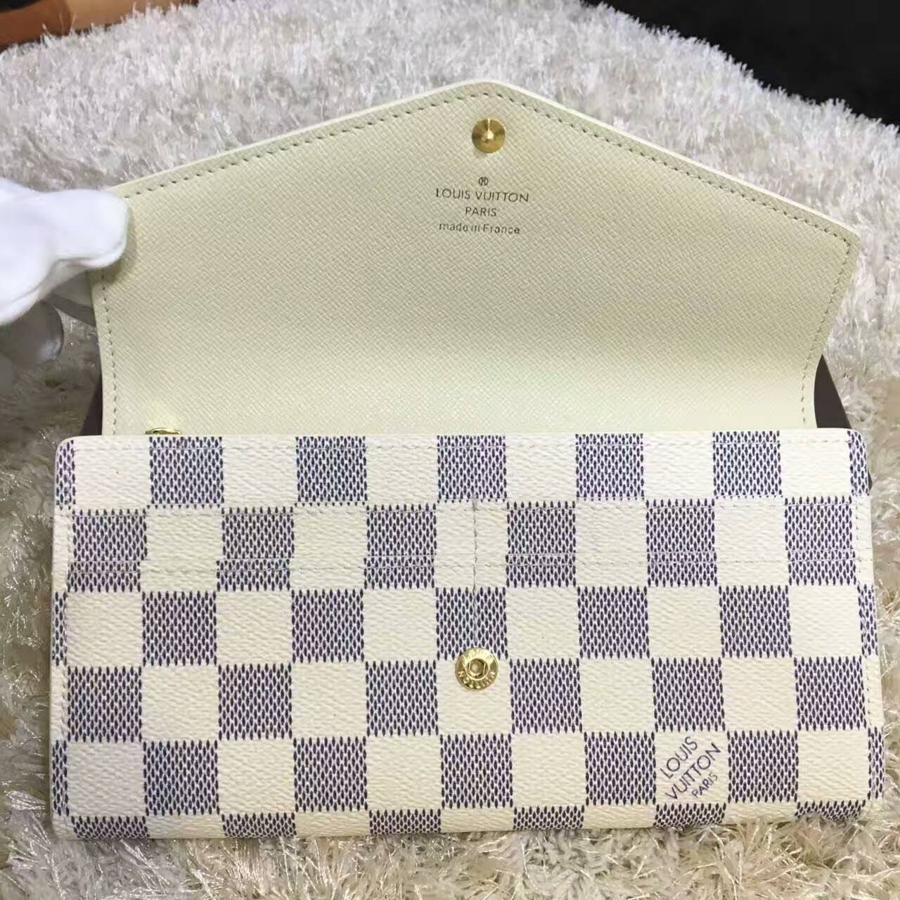 tui-xach-Louis-vuitton-damier-azur-sarah-wallet-N63208-txlv127(3)