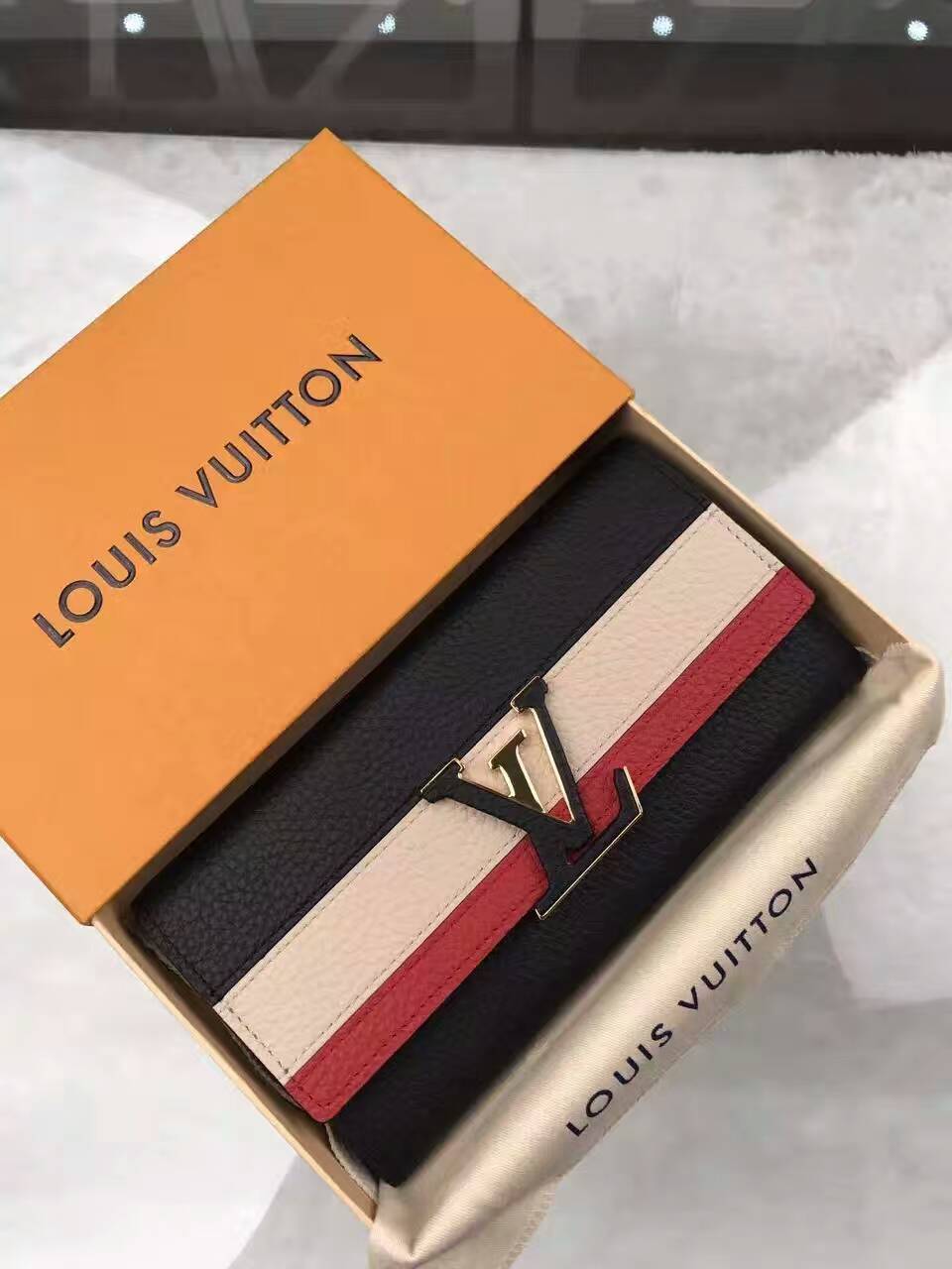 Ví Nữ Louis vuitton Taurillon Leather Capucine Wallet-M62133-VNLV146