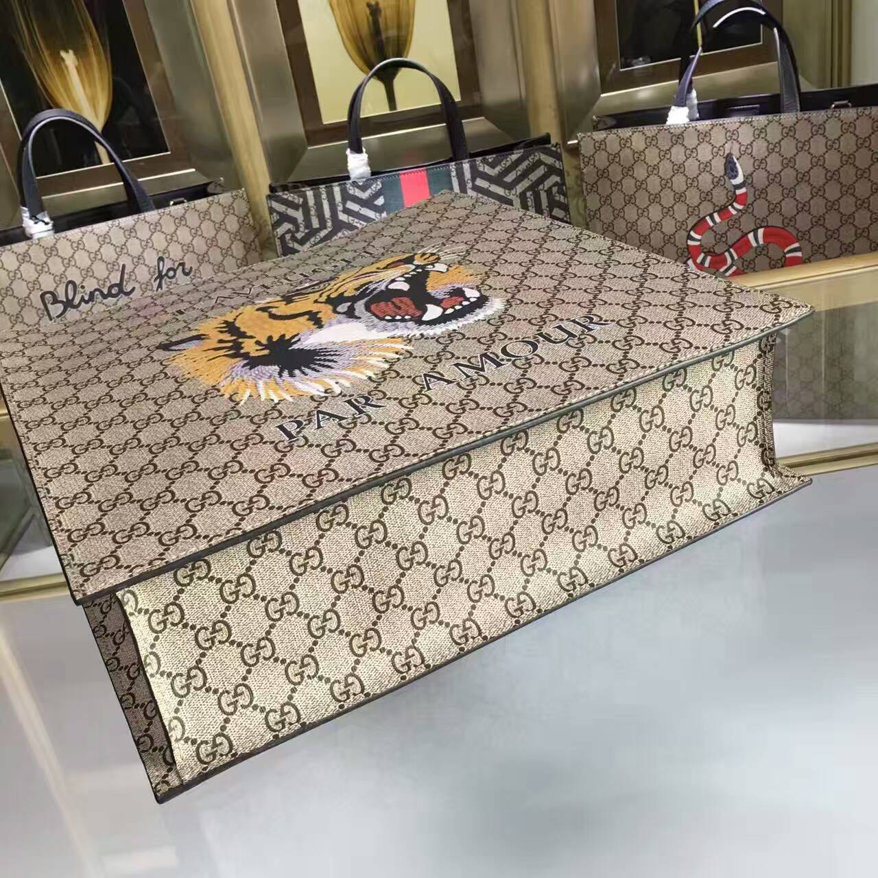 Gucci Tiger print soft GG Supreme tote-450950-txgc022(3)