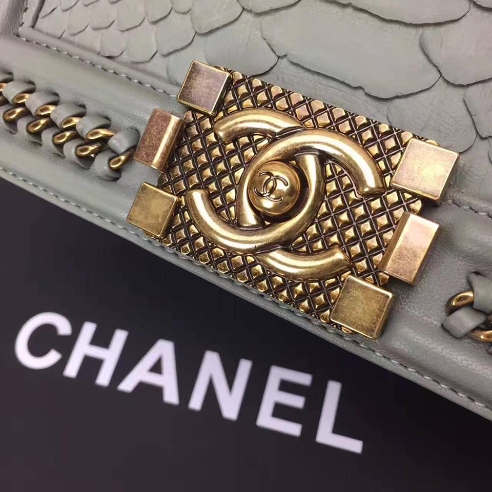 chanel boy-4