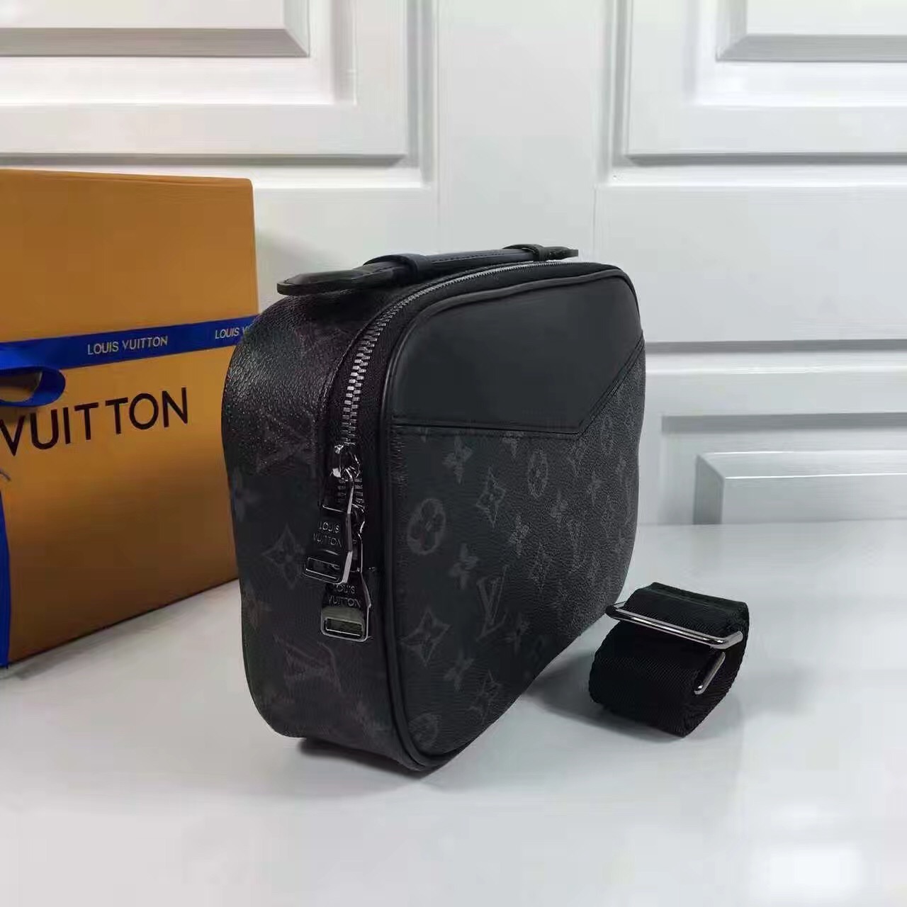 tui-xách-Louis-vuitton-monogram-canvas-bumbag-M42906-txlv152(1)