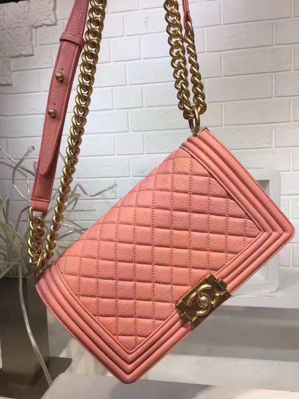 Túi xách Chanel Boy Lambskin Gold Hardware 25cm - TXCN014