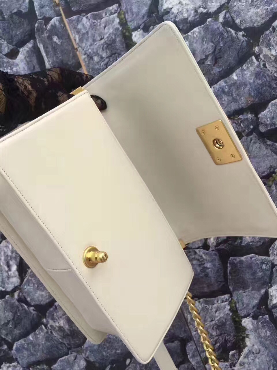 z676836352718_d6f9cc3515890e5a482e22c649940588