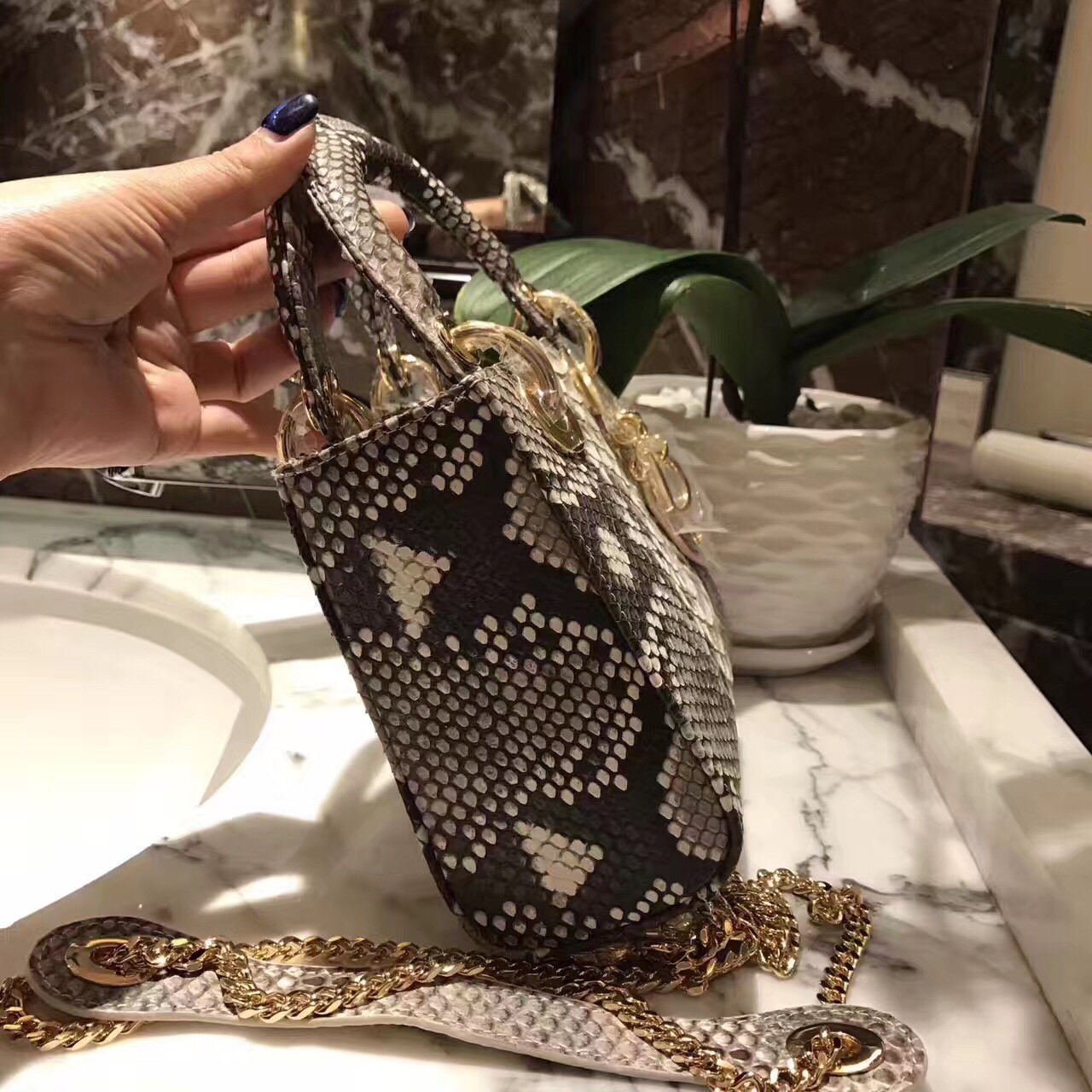 z676538621827_d5d4c9ad3bf14b5fd711a92381176d00