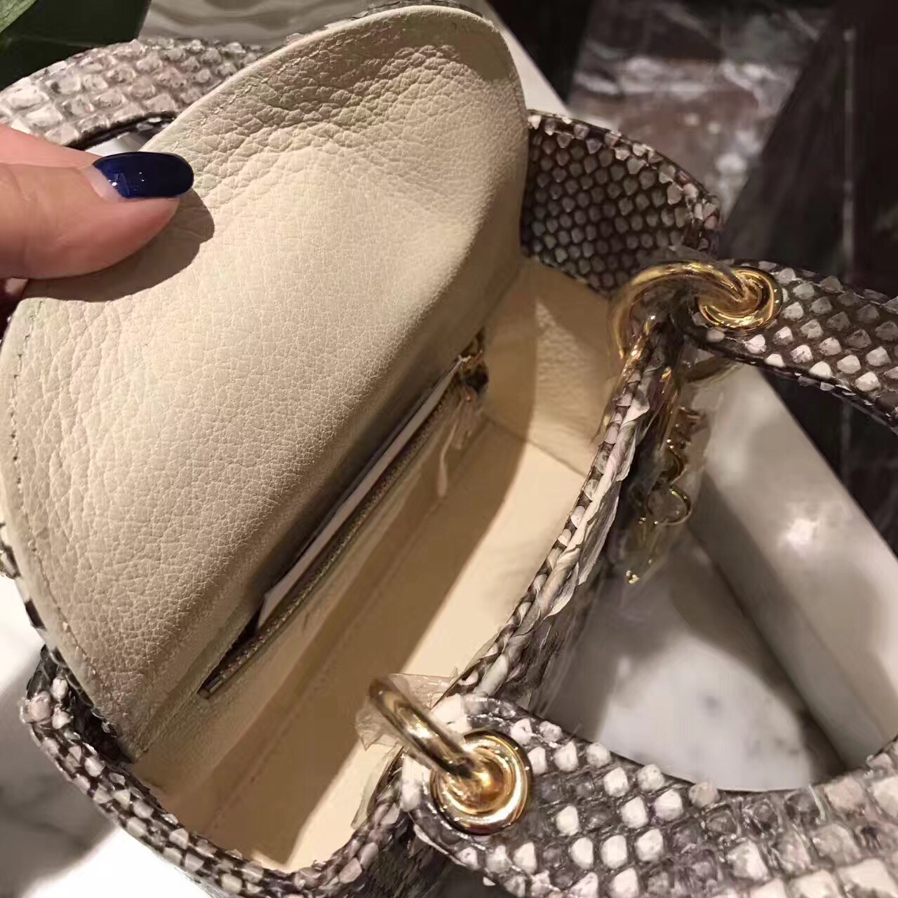 z676538666366_03ca5c011701d8fce40c68ddc9f2e65d