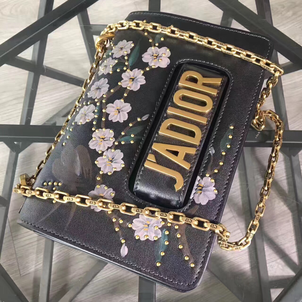 z677633605424_dad68afe131292196bae1806f9dba01a