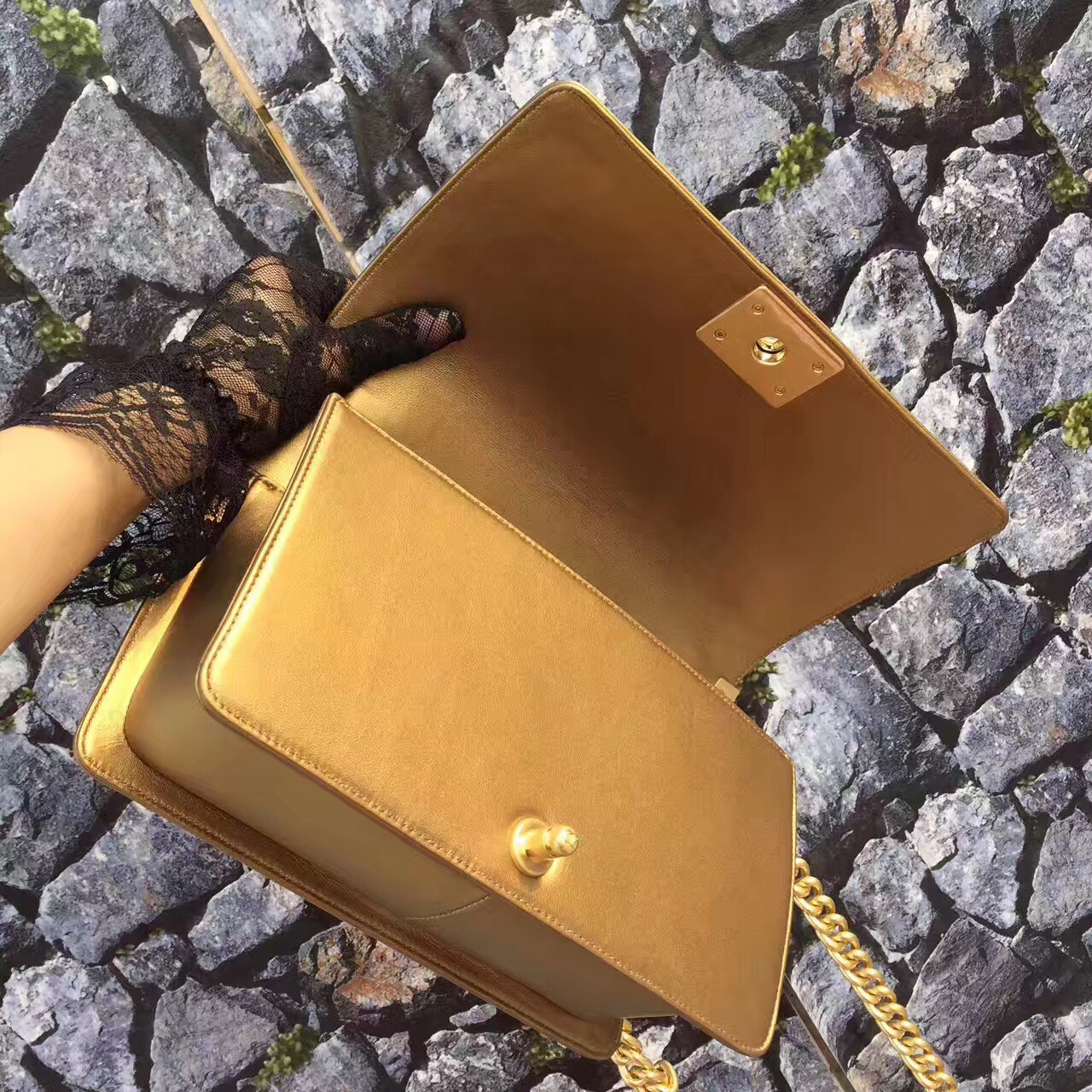 z680077089686_1e4b2d777c68b7ff6b6b6da41701f8fa