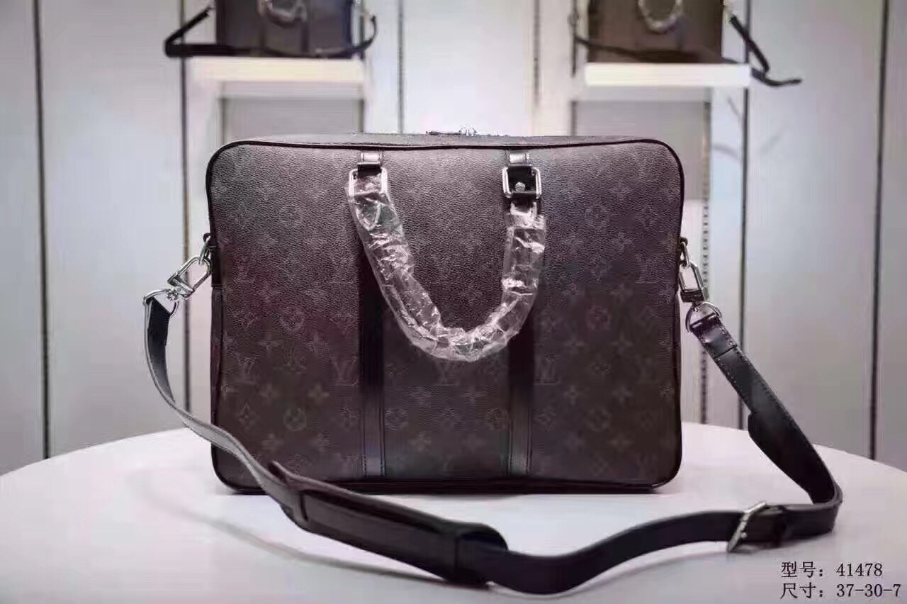 Túi Xách Nam Louis Vuitton Siêu Cấp TXLV104