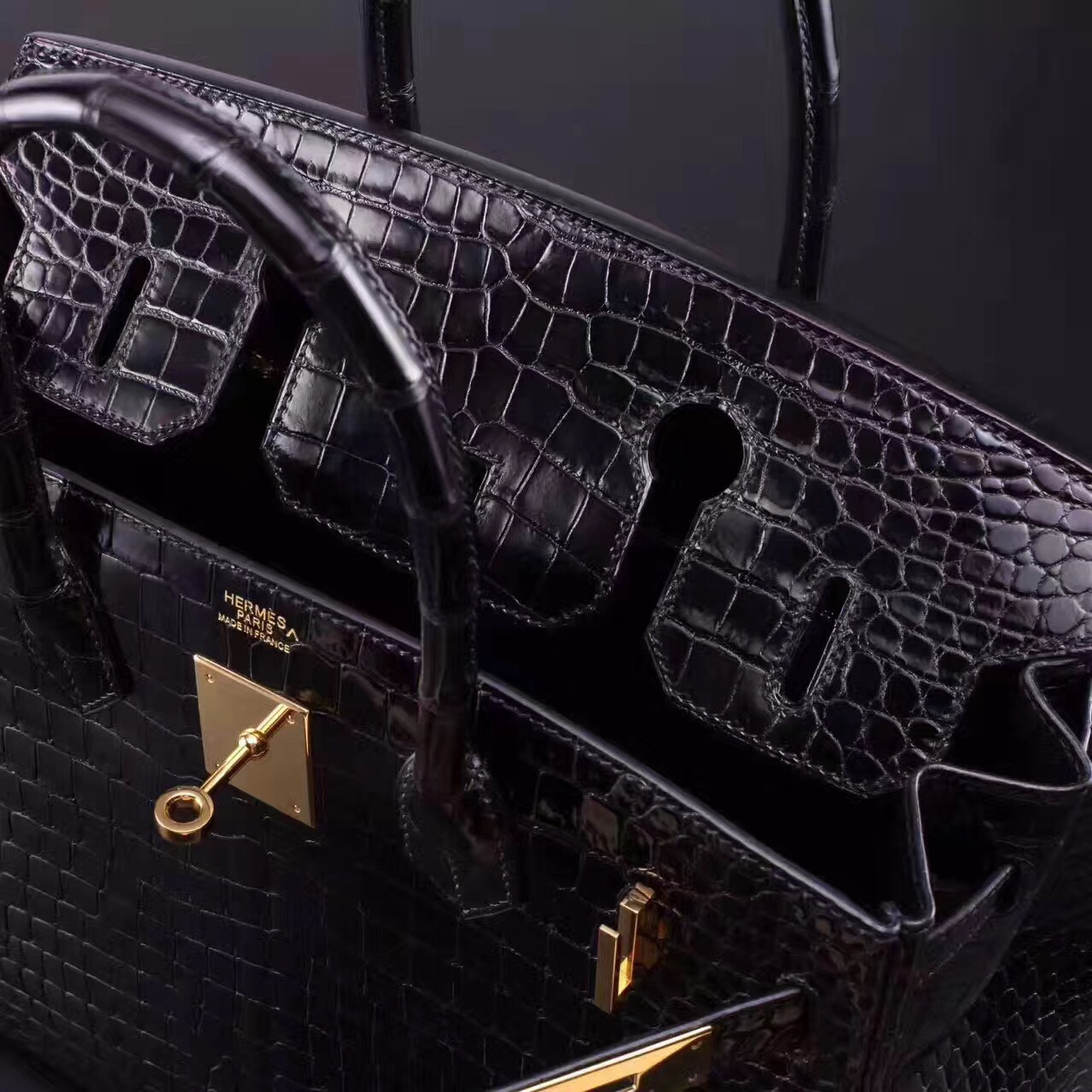 z704725Túi Xách Hermes Birkin Da Cá Sấu Siêu Cấp210998_c8b0d955f24a843db18a3de1b867e830 Túi Xách Hermes Birkin Da Cá Sấu Siêu Cấp