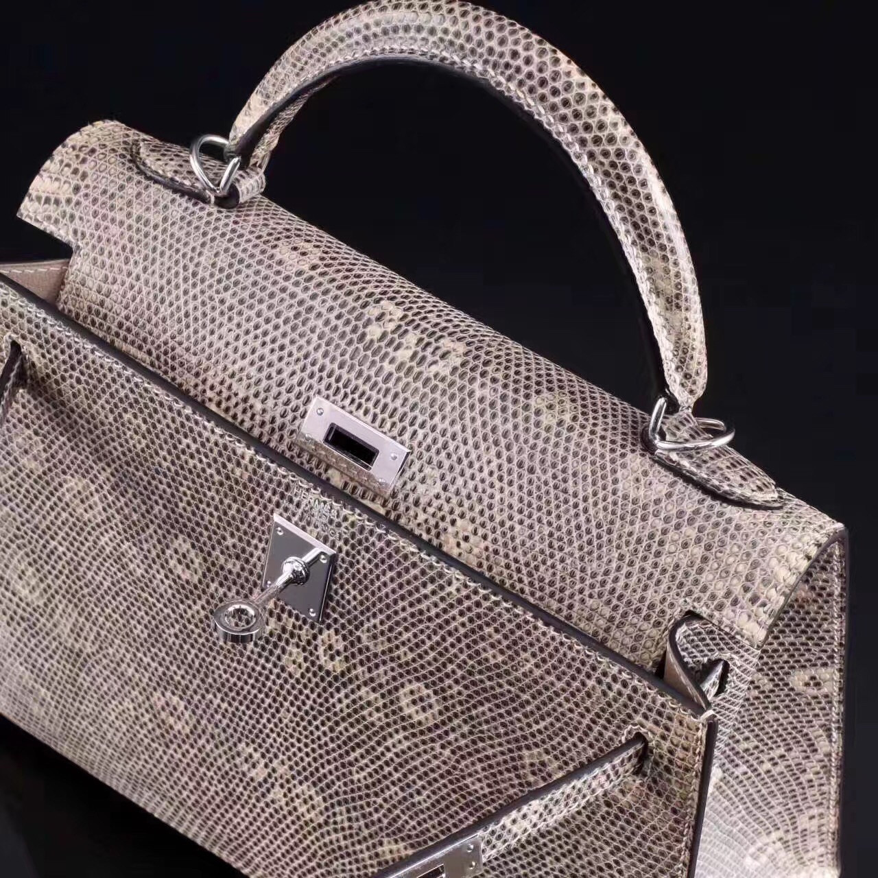 z704723563830_75510b9d74751850c3a2e85e9e9ff9c4