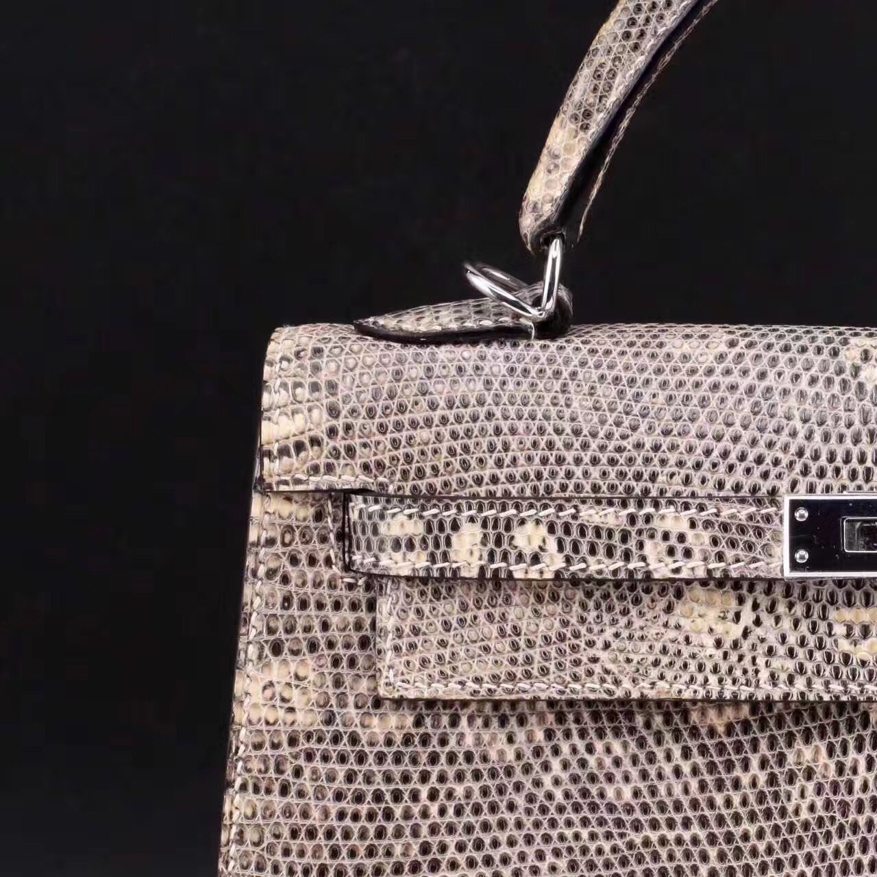 z704723570551_392bc7c9730d90f569e43dd72789ce32