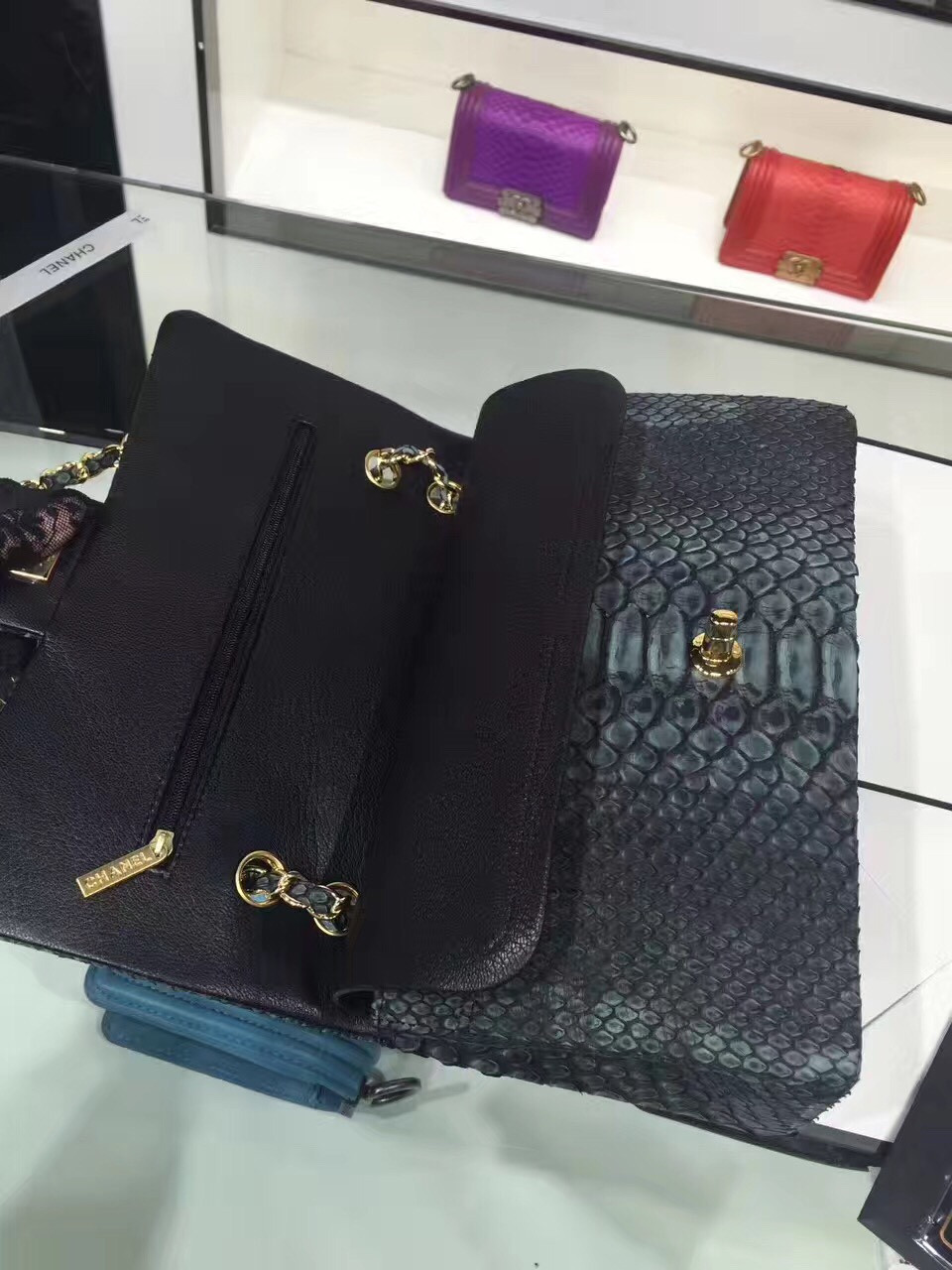 z717907571977_8c6c3cc1869a3d583f9aa45fc2da9aa2