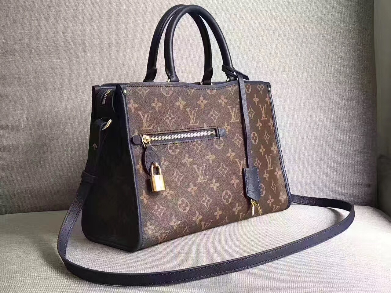 z725003926034_d1ef1c5984e5d50483eafe5a0e5c2023