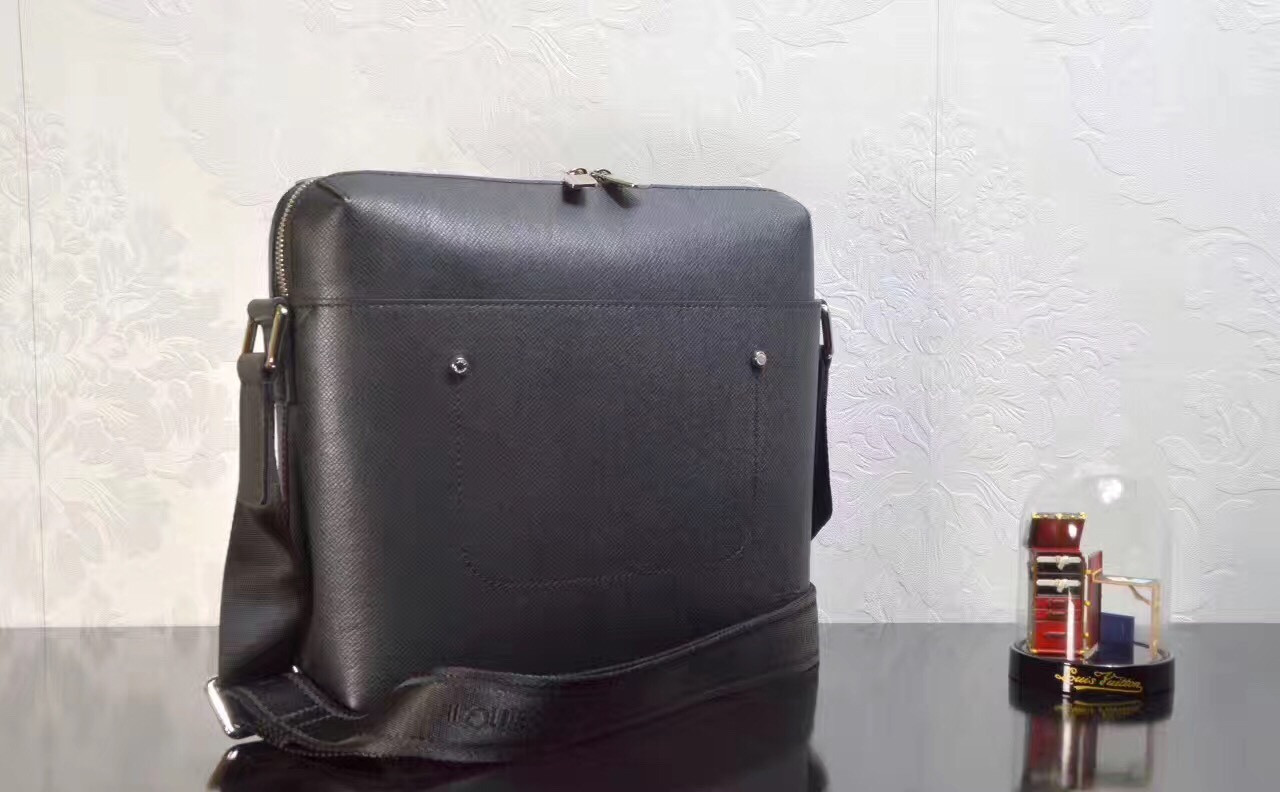 z725004770208_34f4ce70196d0cc8b0ce2dbe4e376f1d