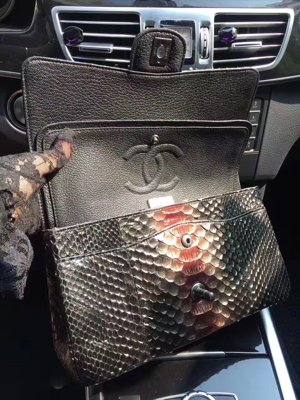 z726783614394_e732846ed8bc51304f7850fedbc116ad