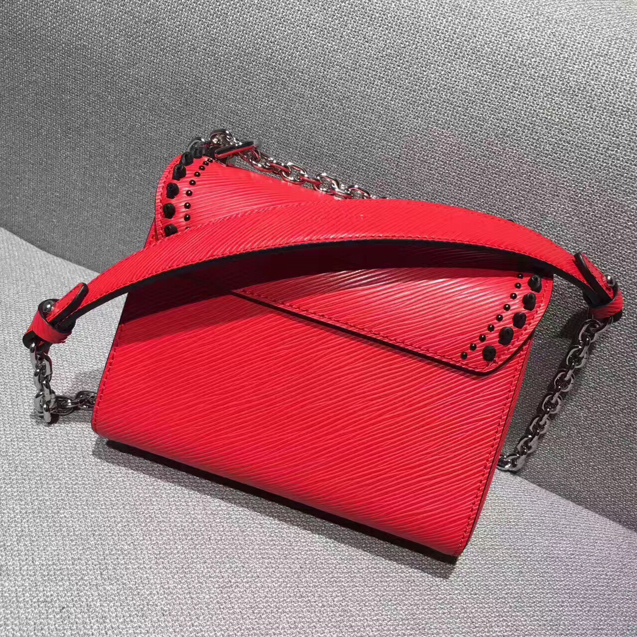 z728499690913_bd4cf50a79a6194da97e78063b2c0d45