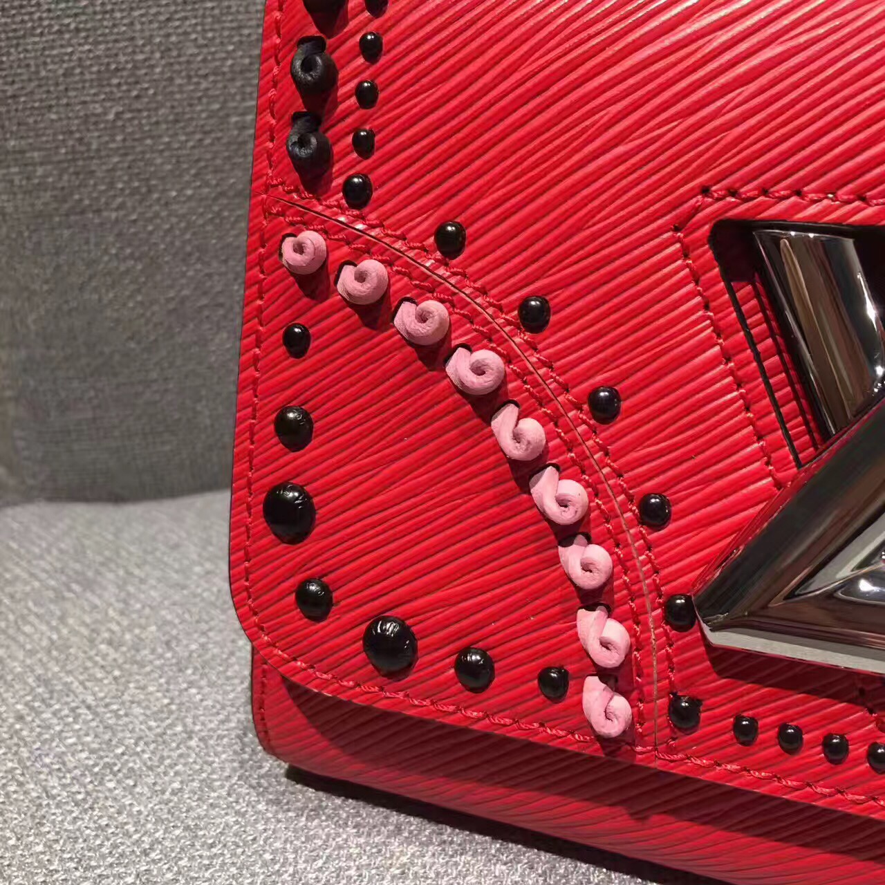 z728499734336_6c7d321a21c1957e0f3fb0f8e18089e9