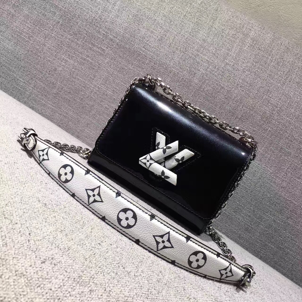 Túi xách Louis Vuitton Twist siêu cấp - TXLV116