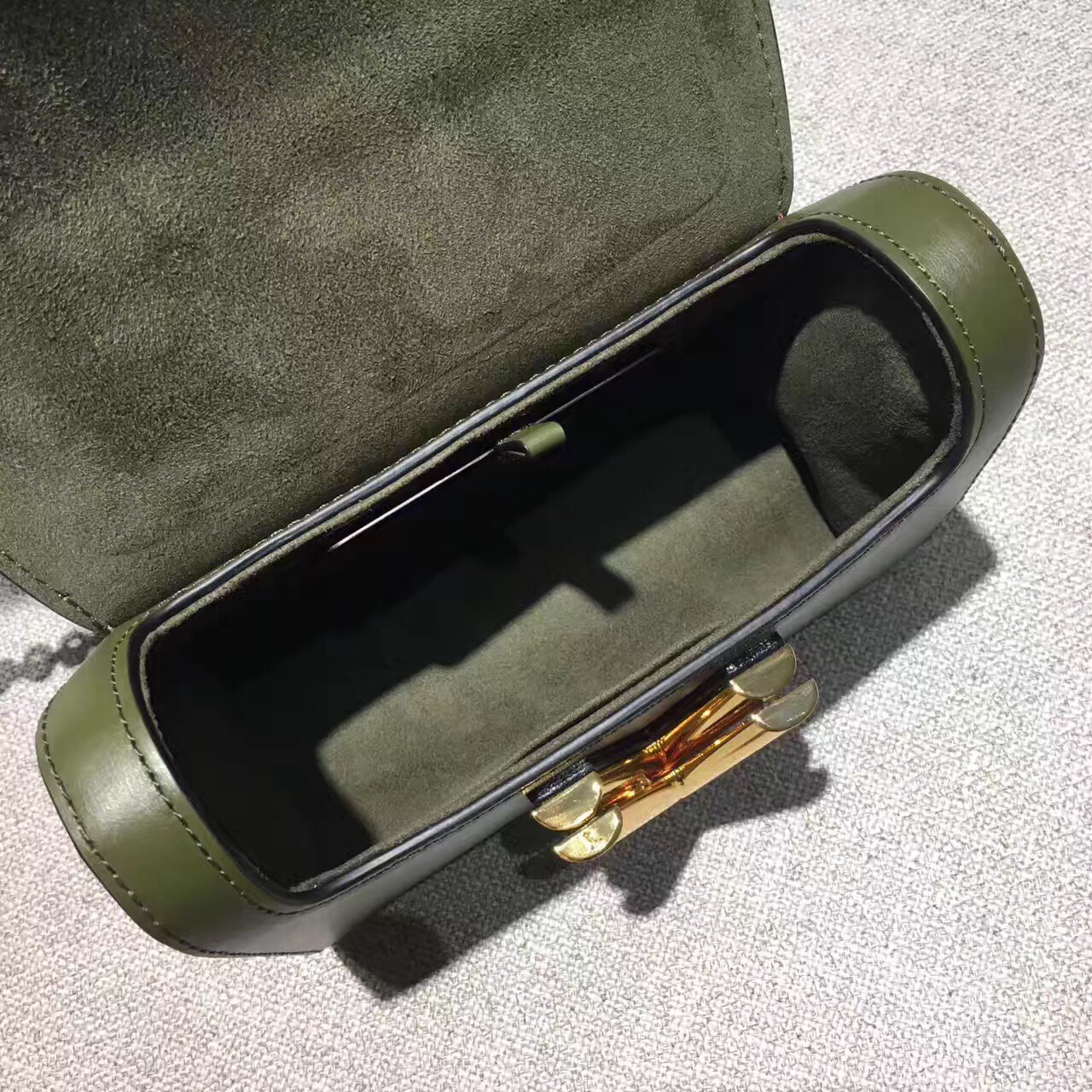 z728499137455_4f2de65927ea6b877380470605470a24