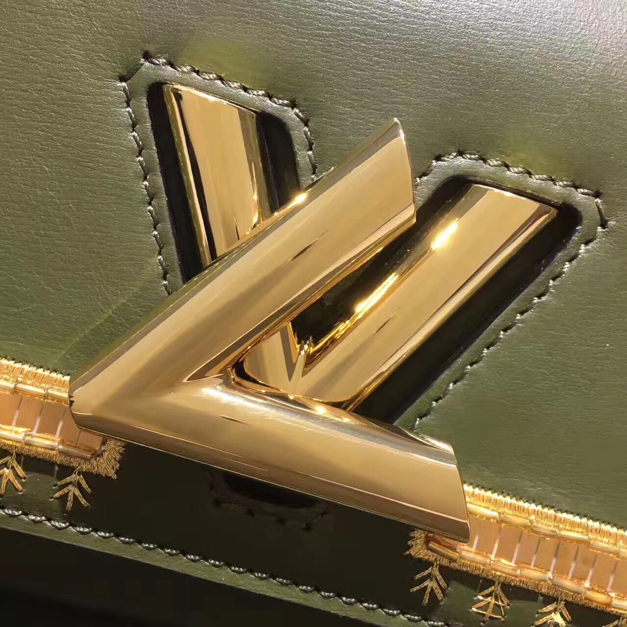 z728499276974_d823302b6bcca79b50a06473d98d9844