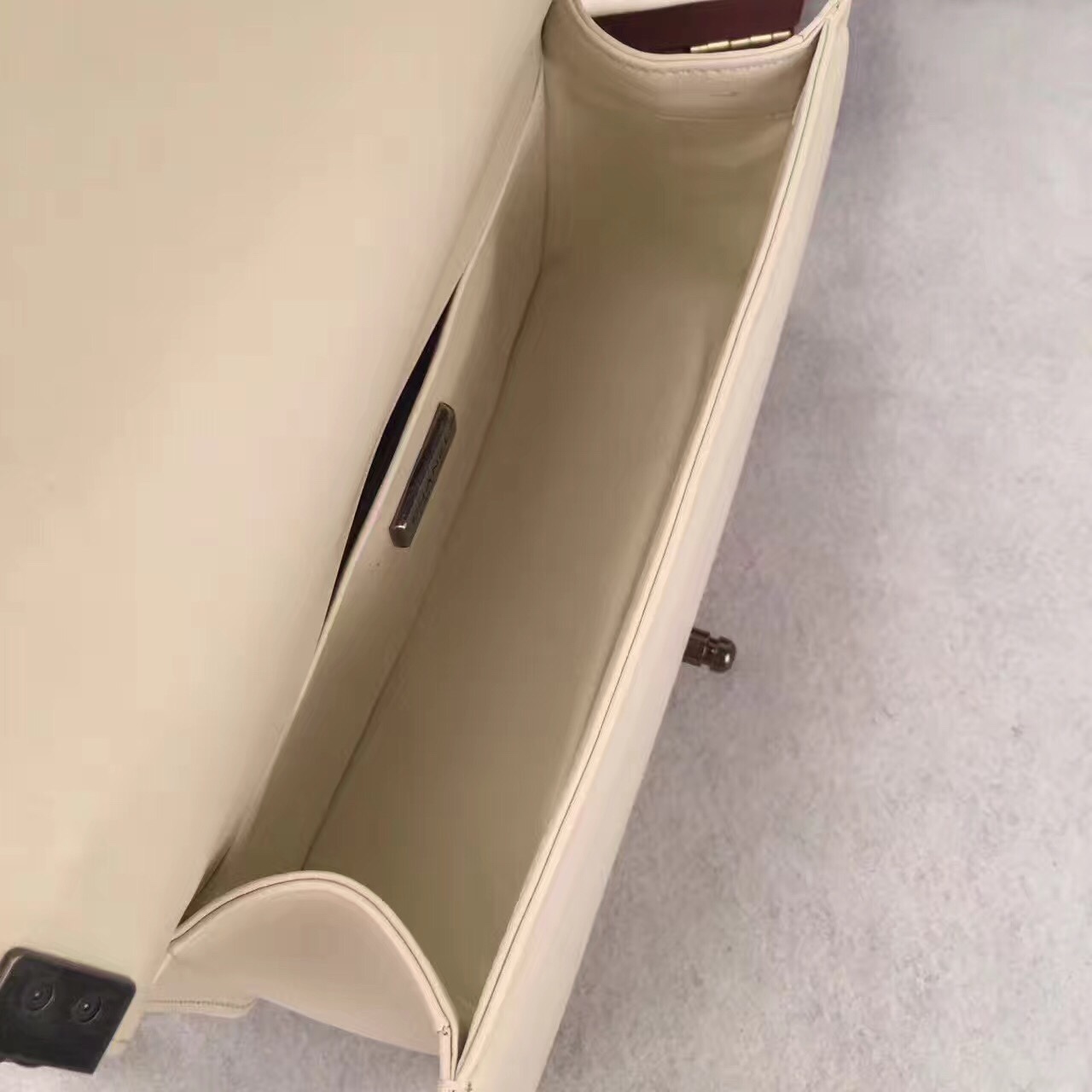 z733127103679_df2bfde7da15b8791a8c755a846b9f08