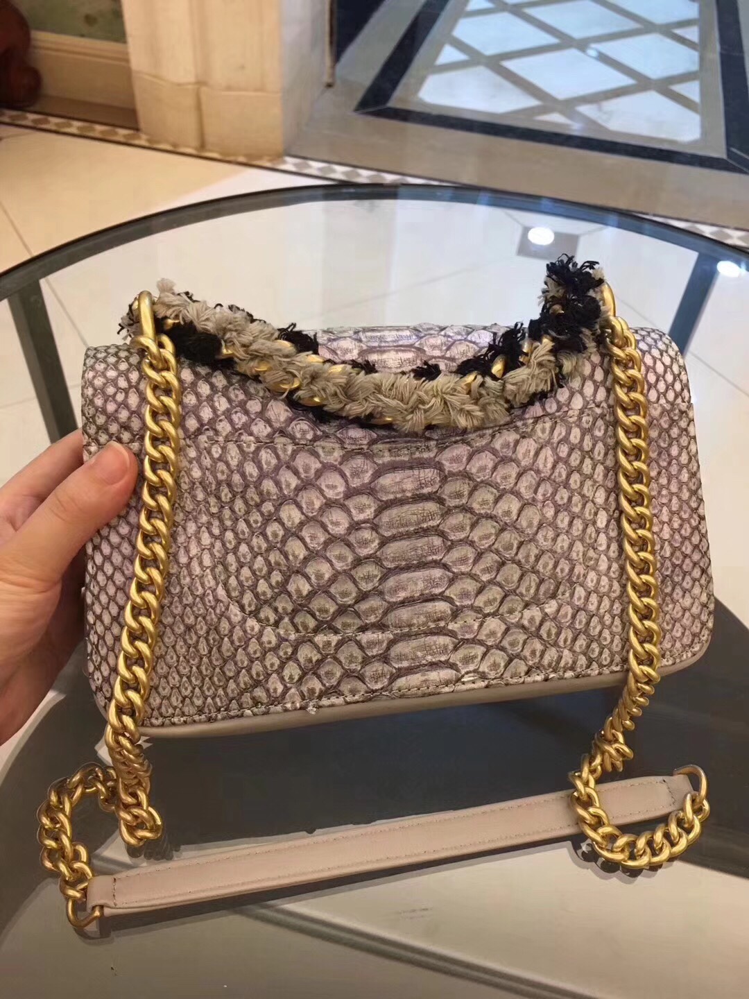 z759225155379_2a241e55509e021a5f10126d8bfb49c1