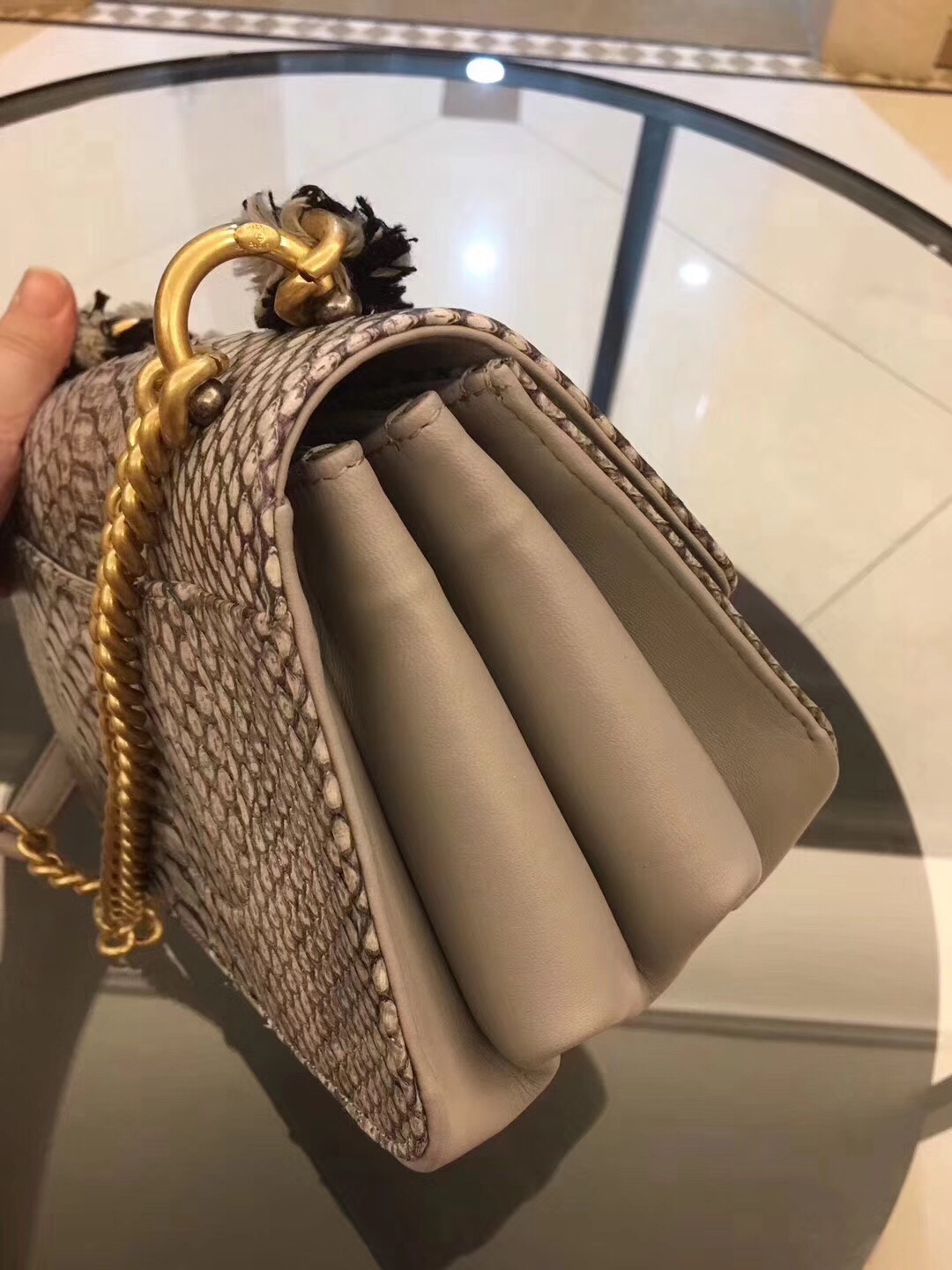 z759225170056_42ae25b04ceceddca381dce541118815