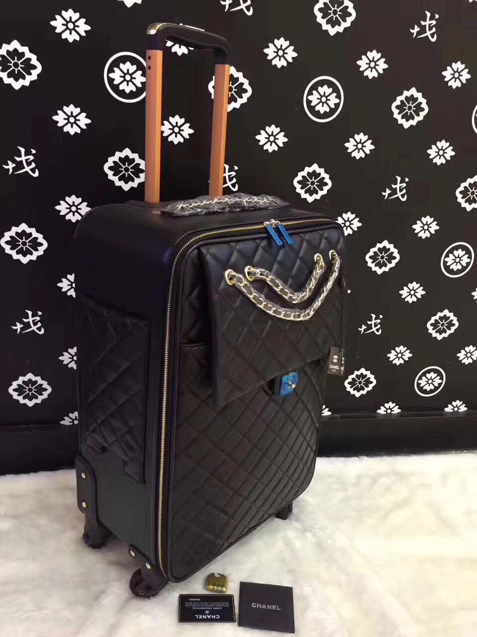 z776992859945_082e3af5e9296e6dff61b956aef226ab